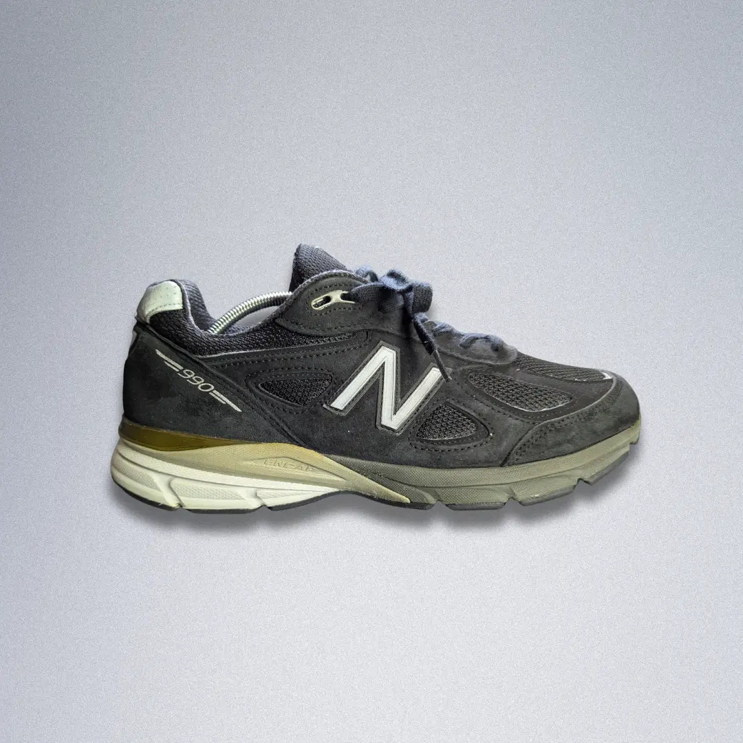 New Balance 990 V4