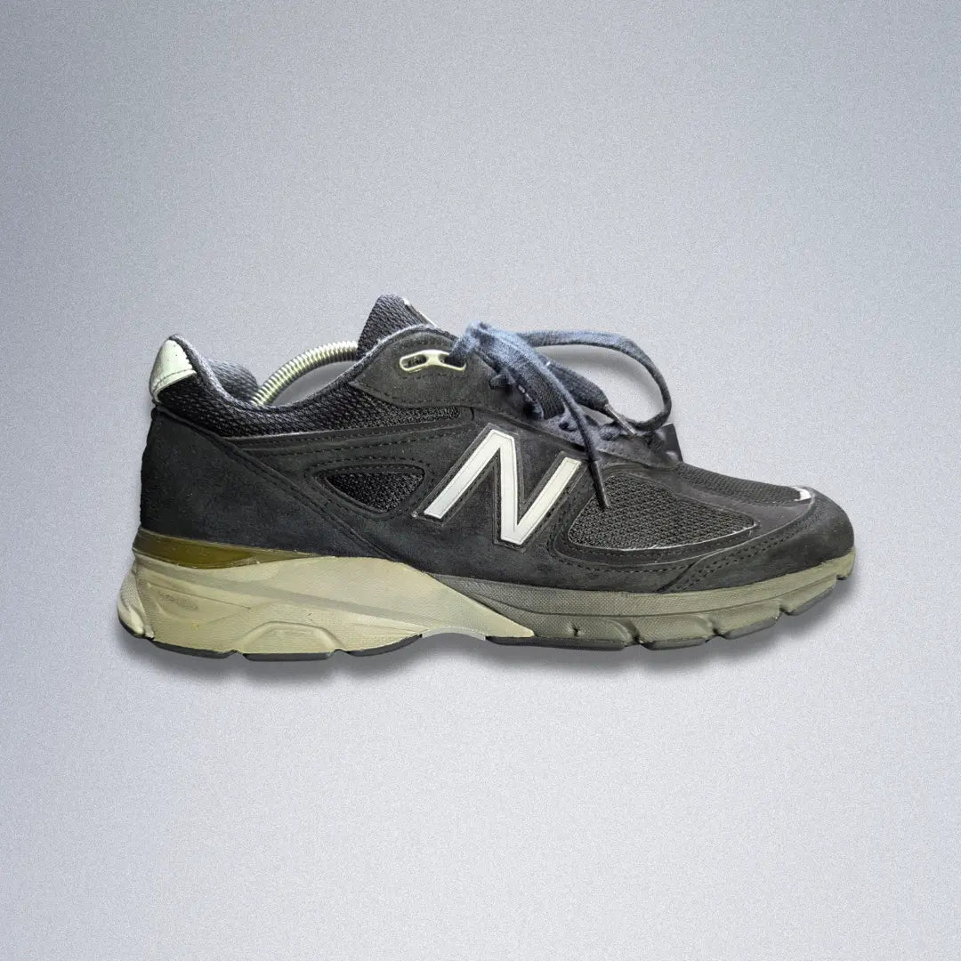 New Balance 990 V4