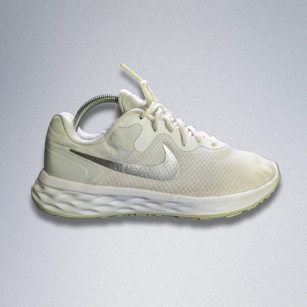 Nike Recolution 6