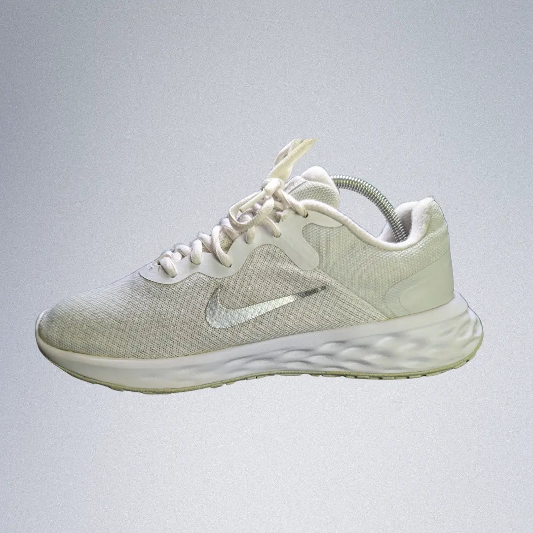 Nike Recolution 6