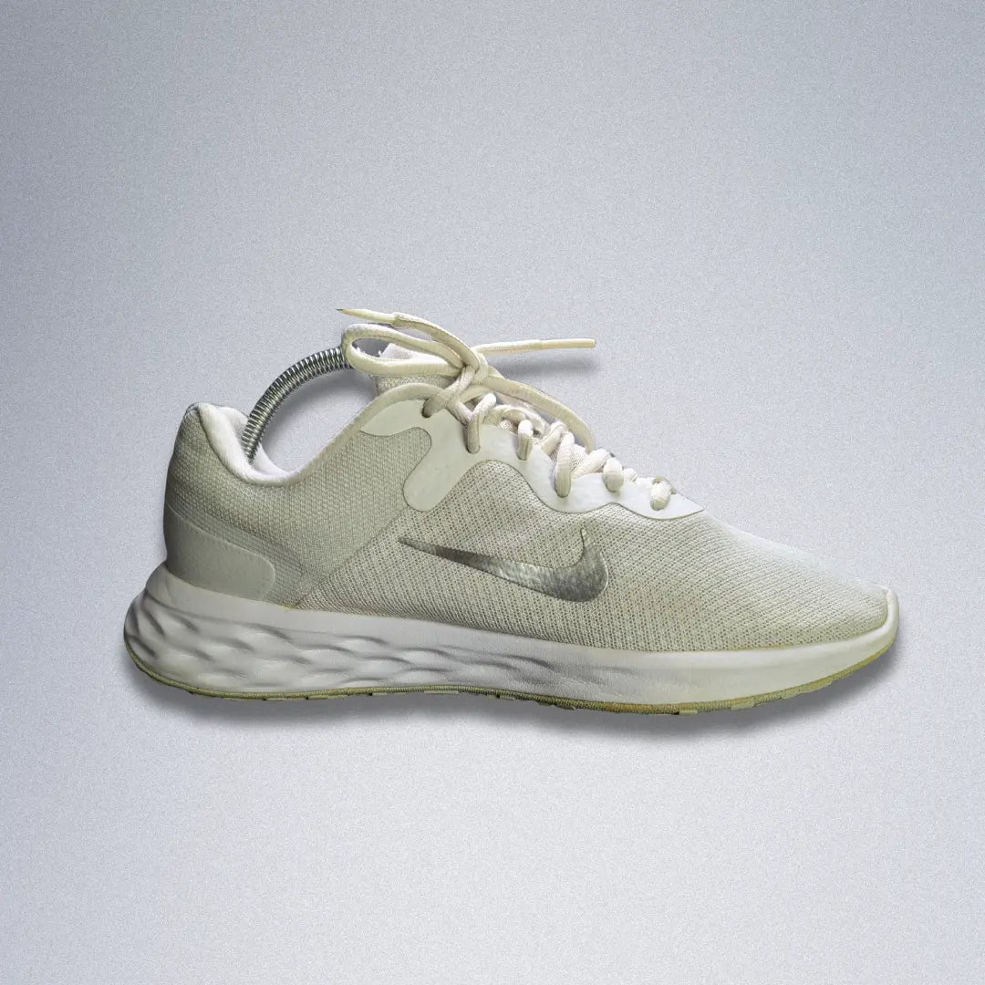Nike Recolution 6