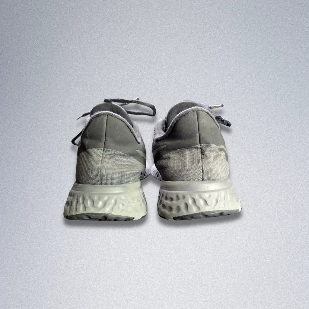 Nike Revolution 5