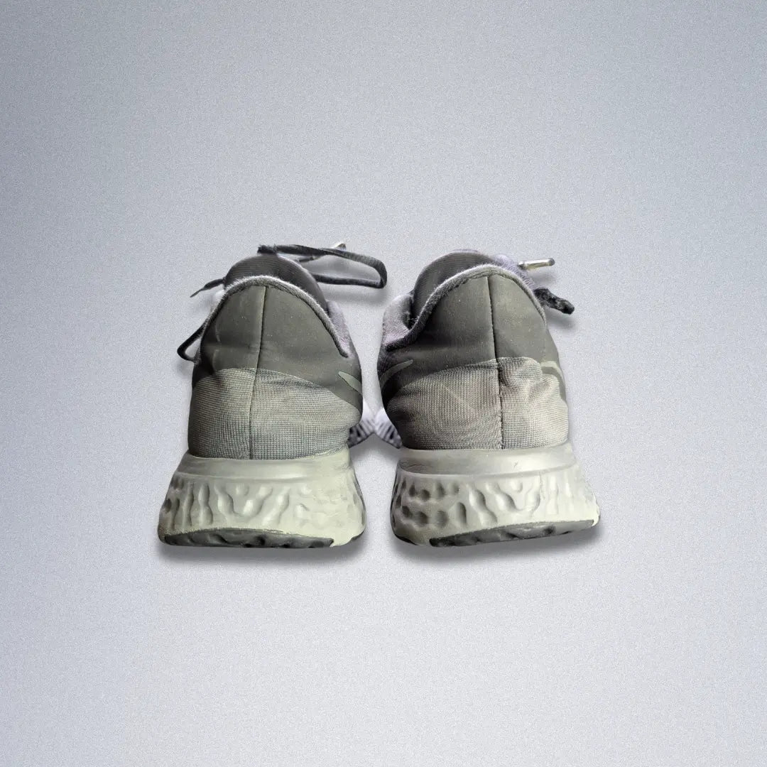 Nike Revolution 5