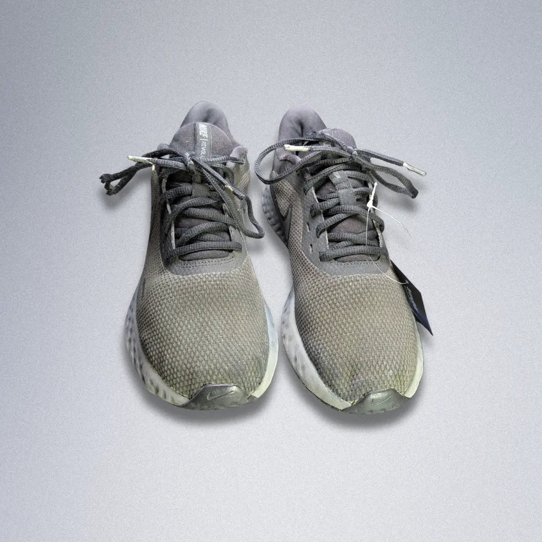 Nike Revolution 5